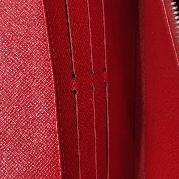 Louis Vuitton Twist Lock Wallet on a Chain - Picture 7 of 9